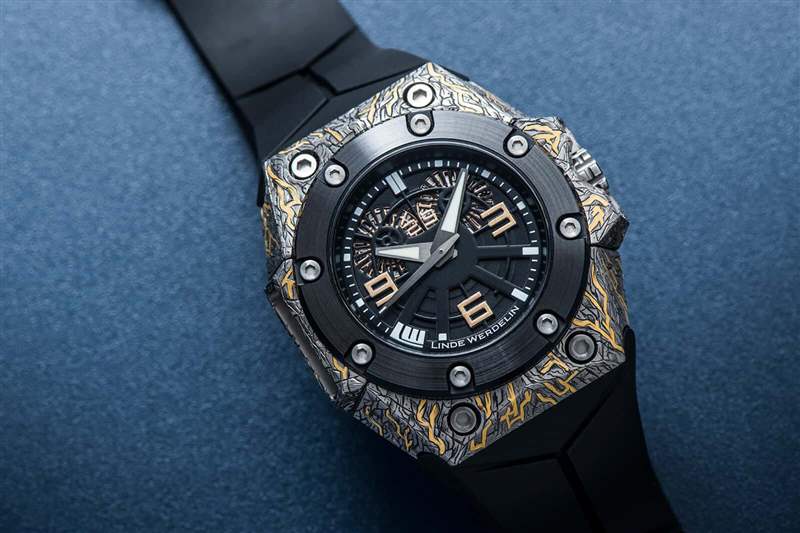 林德偉德林Oktopus Volcano個性24K金雕花腕表-復刻表