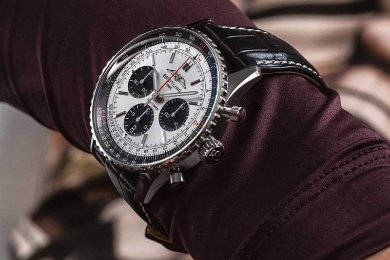 百年靈NAVITIMER B01 CHRONOGRAPH 43新鮮色系搶眼登場-復(fù)刻表