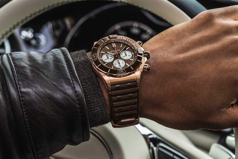 Breitling百年靈全新Super Chronomat B01 44｜有型豪邁之選-復(fù)刻表