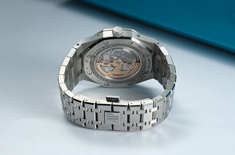 「錯過PP金鷹TIFFANY的人把握機會」稀有AP皇家橡樹萬年歷開價1500萬臺幣-復(fù)刻表